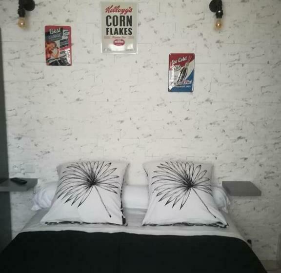 스탠다드 룸 풀장 전망, Chambre D Hôtes Villa De La Sueur Au Bonheur