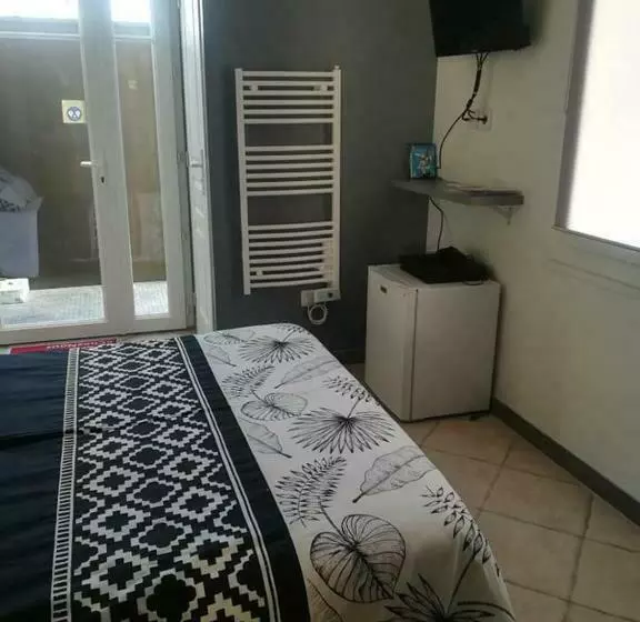 プールビュースタンダードルーム, Chambre D Hôtes Villa De La Sueur Au Bonheur