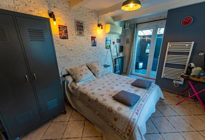 스탠다드 룸 풀장 전망, Chambre D Hôtes Villa De La Sueur Au Bonheur