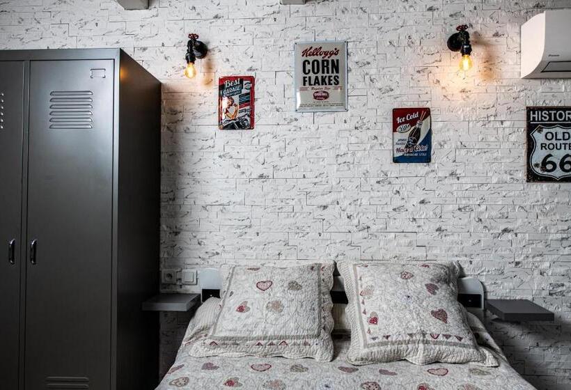 חדר סטנדרט נוף לבריכה, Chambre D Hôtes Villa De La Sueur Au Bonheur