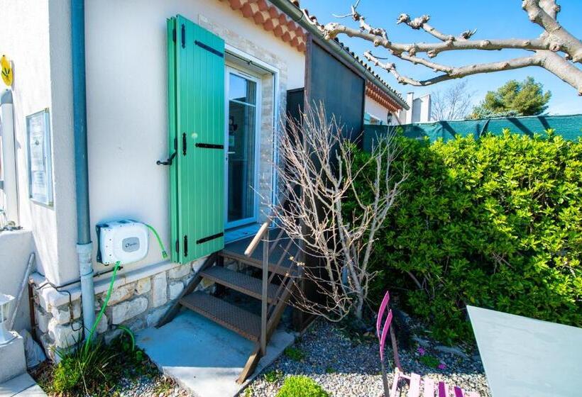 스탠다드 룸 풀장 전망, Chambre D Hôtes Villa De La Sueur Au Bonheur