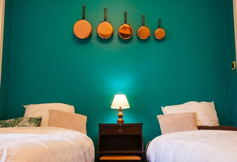 Номер Стандарт Вид на Сад, Félix Dort