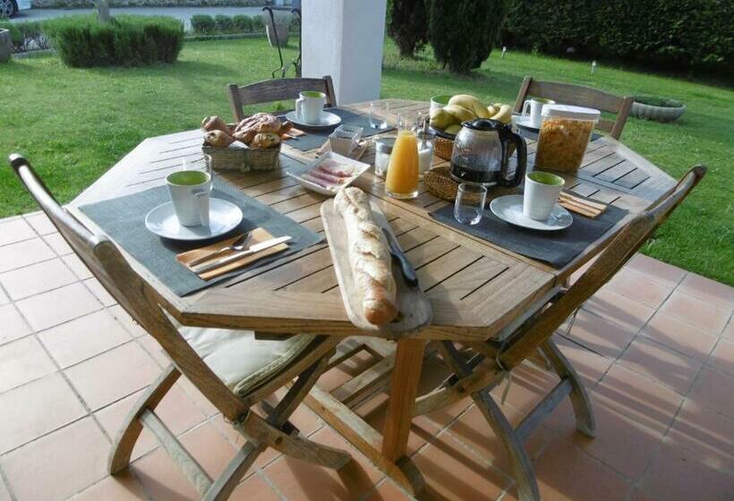 غرفة عائلية, Les Chambres D'hôtes D'eloïse, Piscine Privée