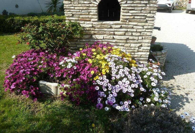 غرفة عائلية, Les Chambres D'hôtes D'eloïse, Piscine Privée