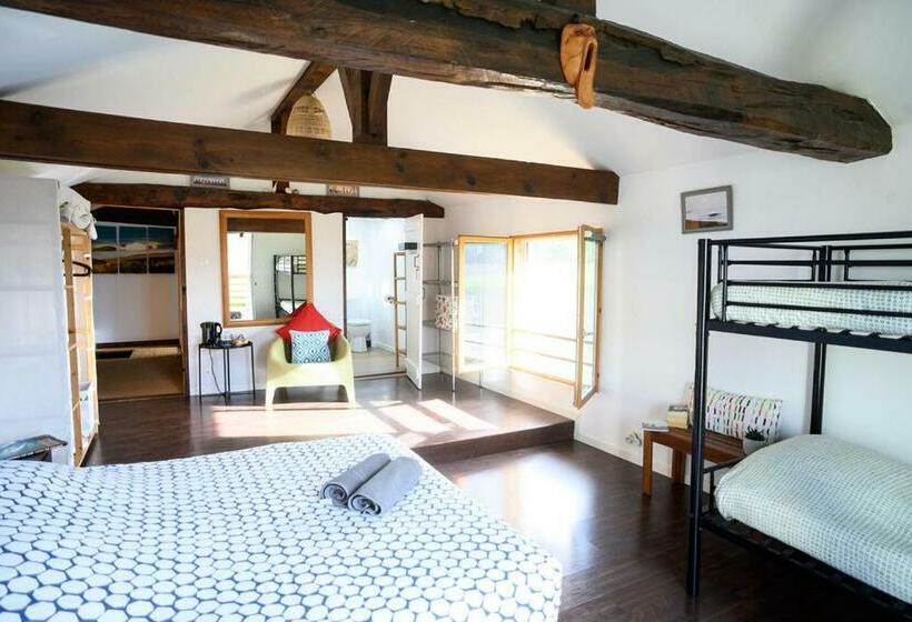 חדר משפחתי, The Secret Spot Lodge