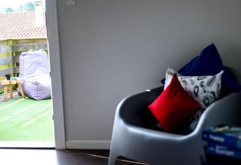 חדר משפחתי, The Secret Spot Lodge