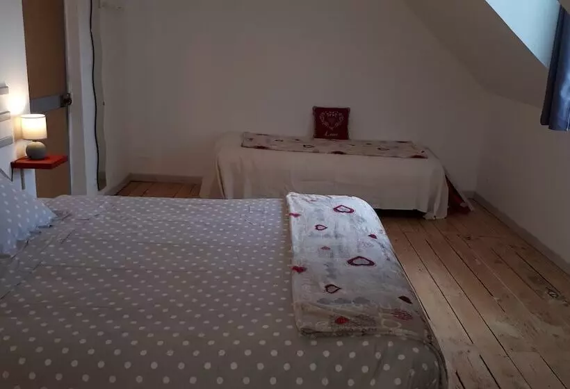 Standard Kolmen Hengen Huone, Villa Du Cerf Thibault