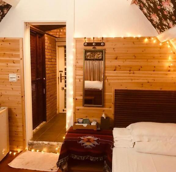 کلبه ییلاقی, Bridge12th B&b