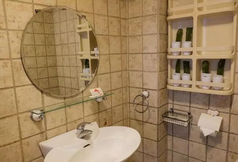 سوییت خانوادگی, Bridge12th B&b