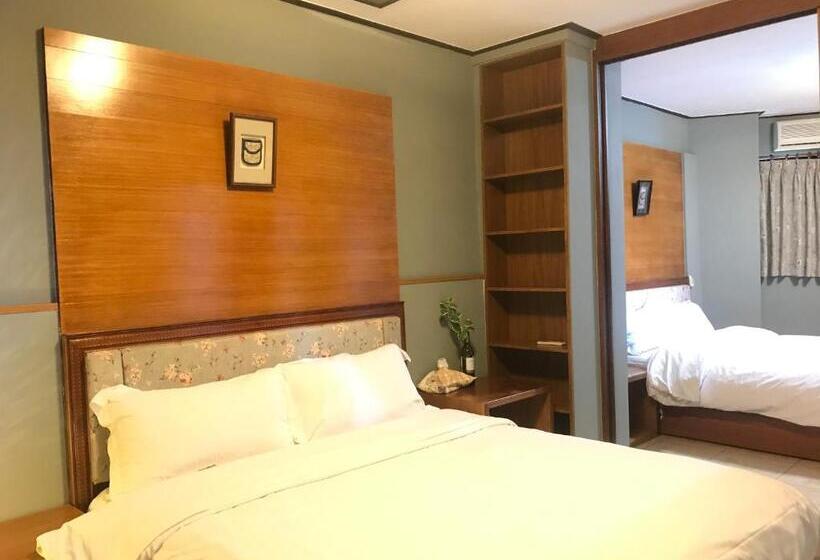 سوییت خانوادگی, Bridge12th B&b