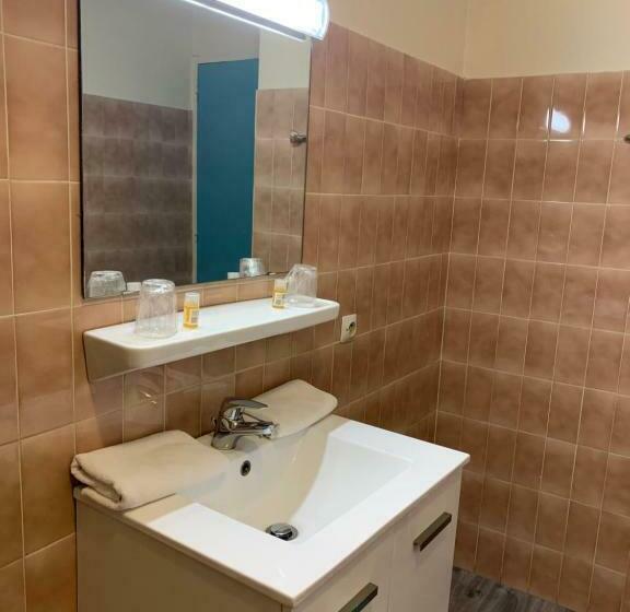 غرفة قياسية, Bains Sarrailh