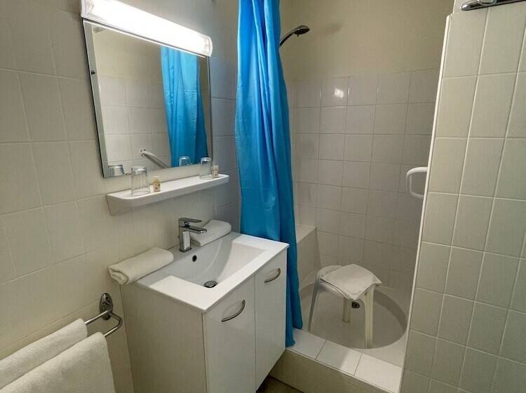 غرفة قياسية, Bains Sarrailh