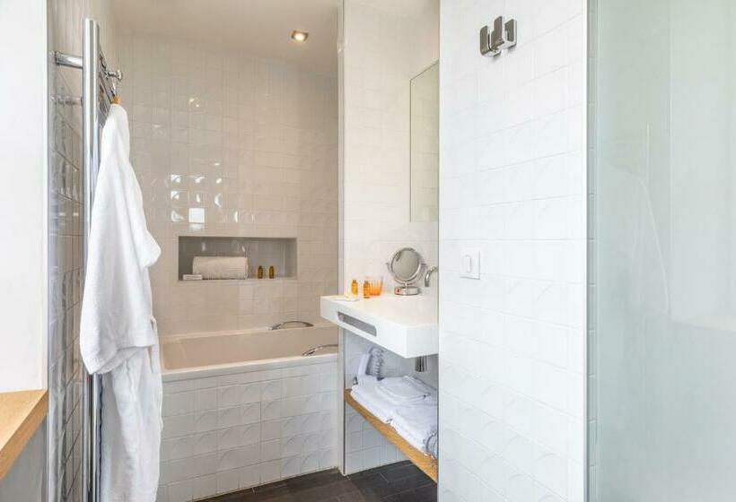 舒适型房间, Briketenia