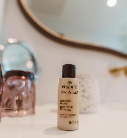 高级大房间, Briketenia