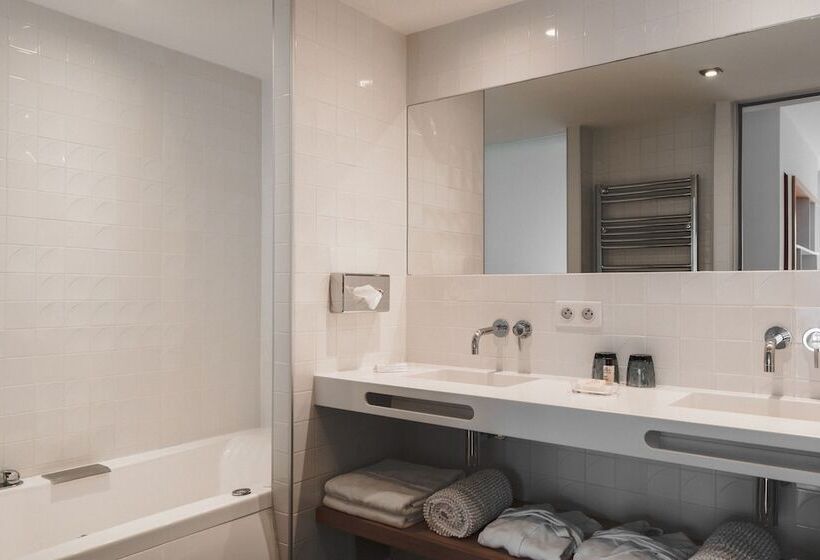 舒适型房间, Briketenia