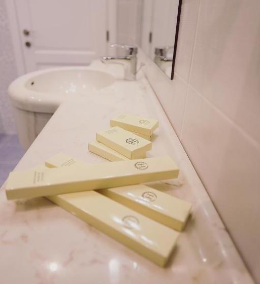 디럭스 룸, C&c Residence