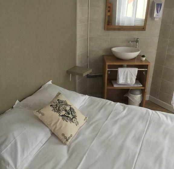 家庭房间共用浴室, Hôtel Alizéa