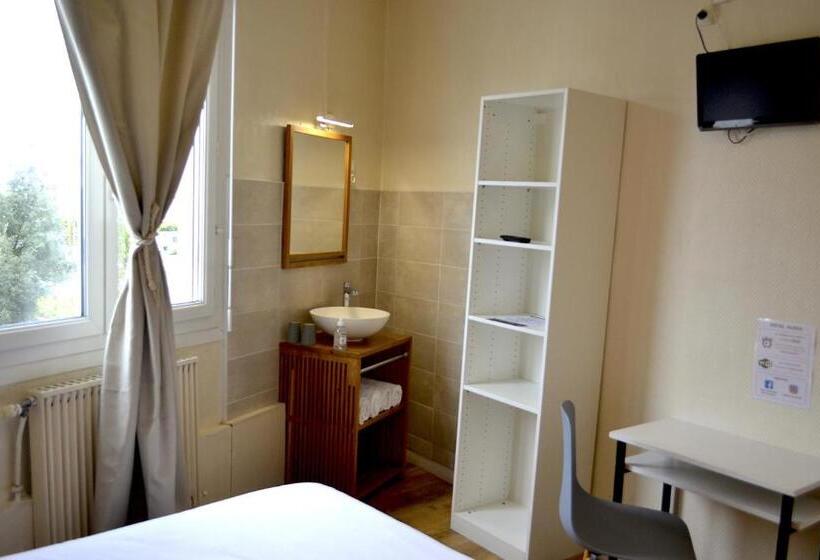 غرفة قياسية رباعية حمام مشترك, Hôtel Alizéa