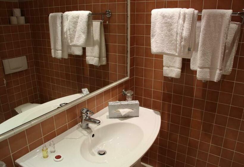 Номер Комфорт, Hôtel Les Palmiers