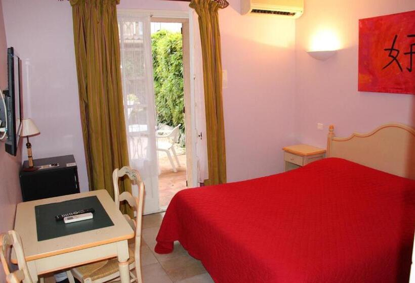 Номер Стандарт, Hôtel Les Palmiers