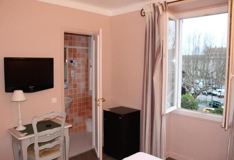 Номер Стандарт, Hôtel Les Palmiers