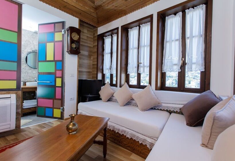 デラックススイート, Kodra