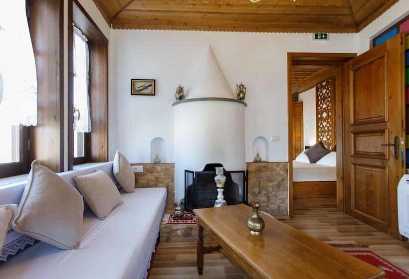 デラックススイート, Kodra