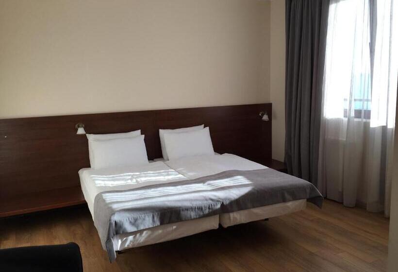 اتاق استاندارد, Monte