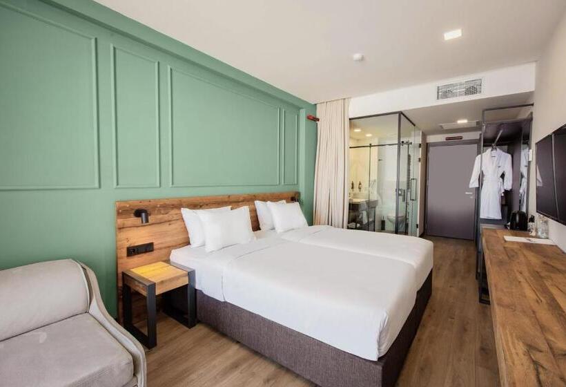 اتاق سوپریور با چشمانداز کوهستان, Monte