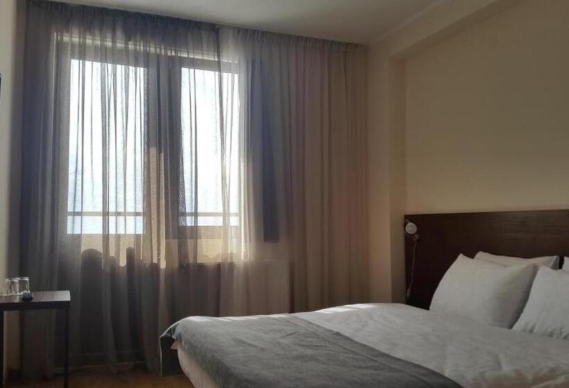 اتاق استاندارد با بالکن, Monte