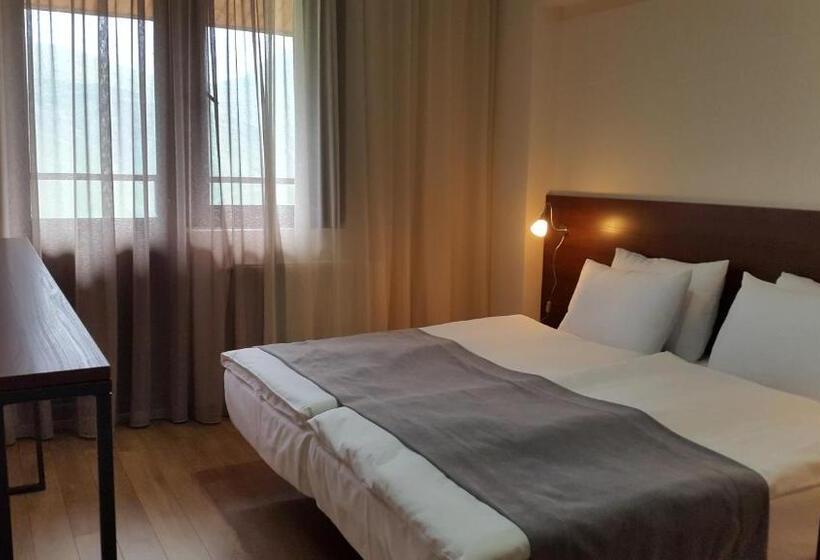 اتاق استاندارد با بالکن, Monte