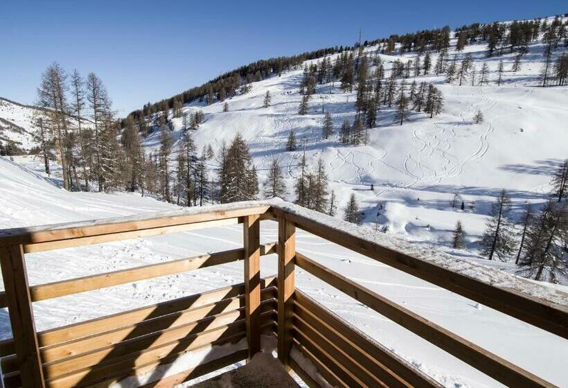 اتاق سوپریور, Névalhaia Le Chalet