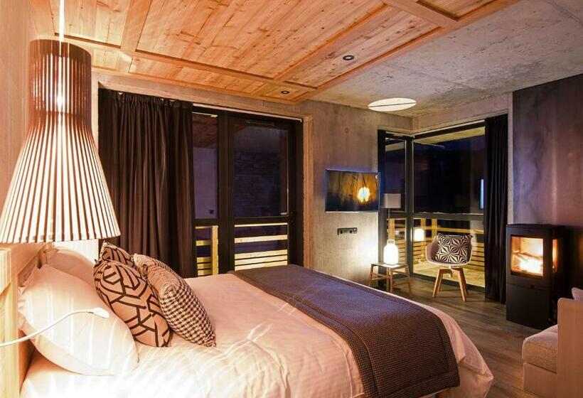 اتاق لوکس, Névalhaia Le Chalet