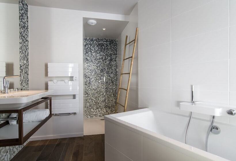 اتاق سوپریور با چشمانداز کوهستان, Névalhaia Le Chalet