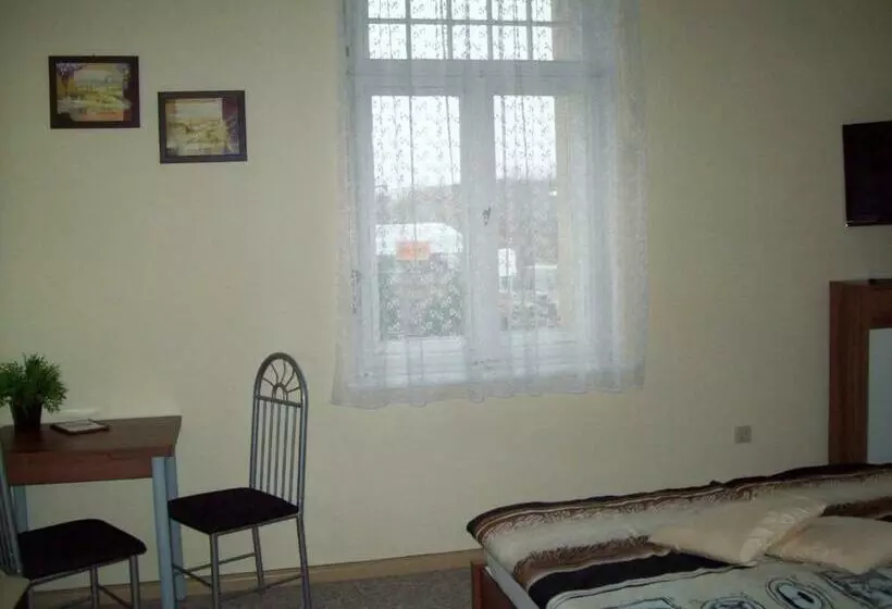 コンフォートルーム, Pension Villa Else