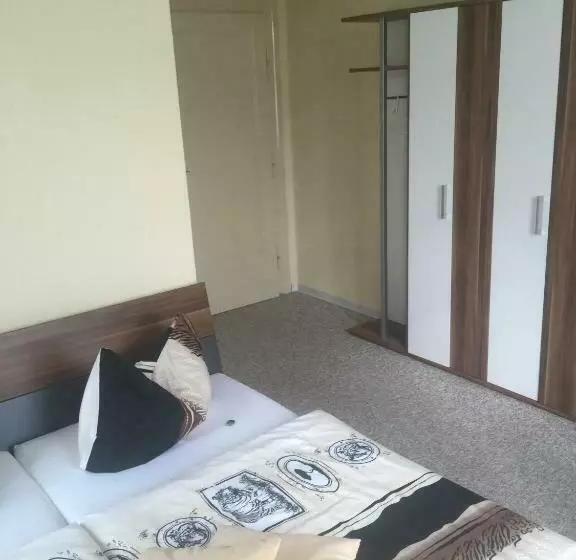 コンフォートルーム, Pension Villa Else