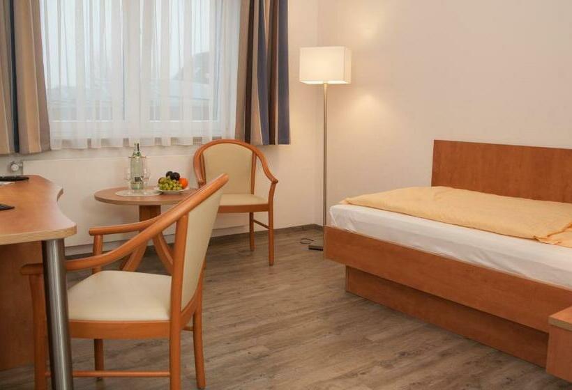 غرفة سوبيريور فردية, Restaurant Lutkebohmert