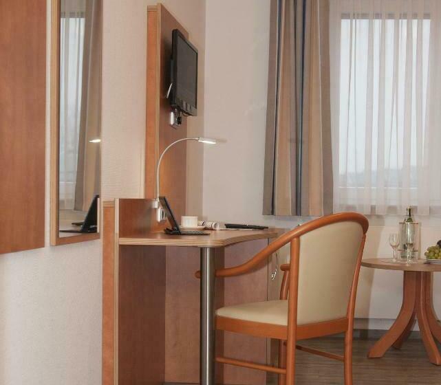 غرفة سوبيريور فردية, Restaurant Lutkebohmert