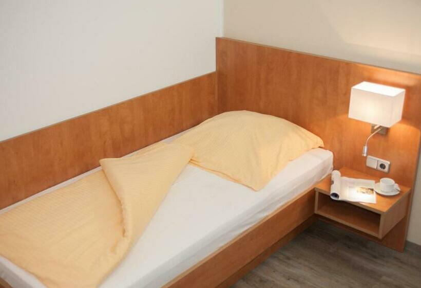 غرفة سوبيريور فردية, Restaurant Lutkebohmert