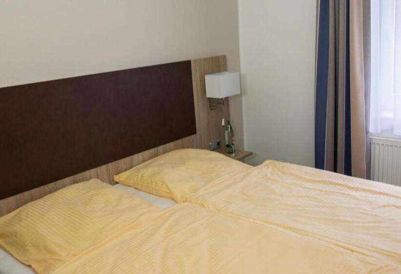 غرفة قياسية, Restaurant Lutkebohmert