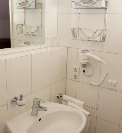 غرفة قياسية فردية, Restaurant Lutkebohmert