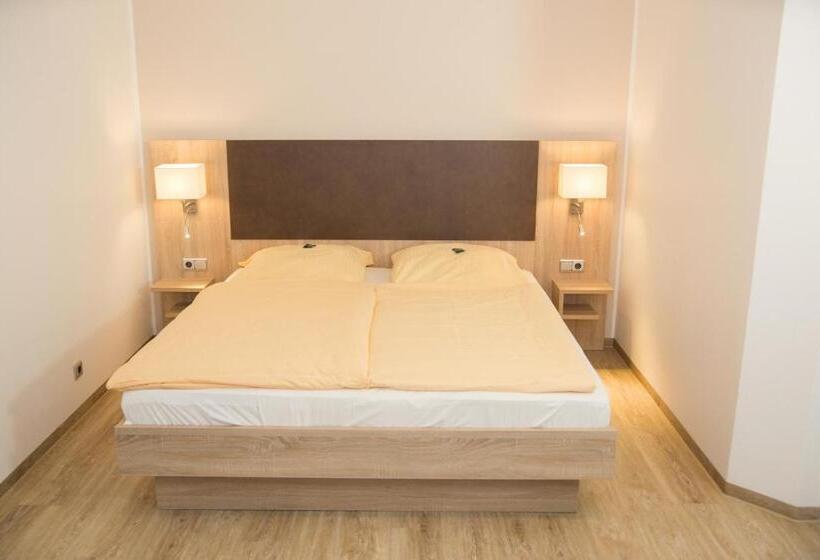 غرفة قياسية, Restaurant Lutkebohmert