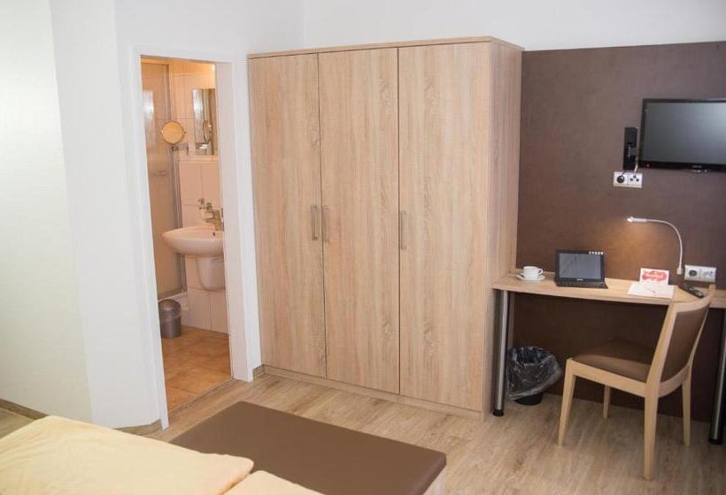 غرفة قياسية, Restaurant Lutkebohmert