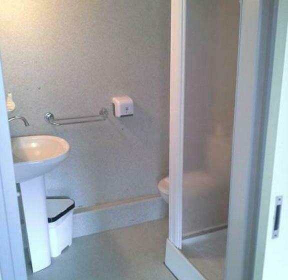 חדר סטנדרט יחיד, Set A Table