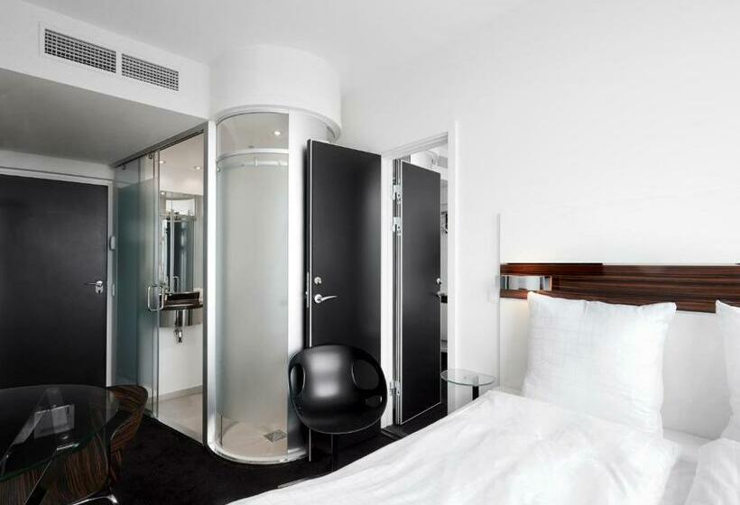 Quarto Familiar, Wakeup  Aarhus