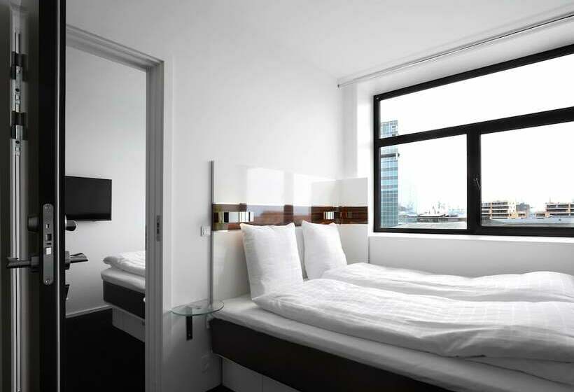 Quarto Familiar, Wakeup  Aarhus