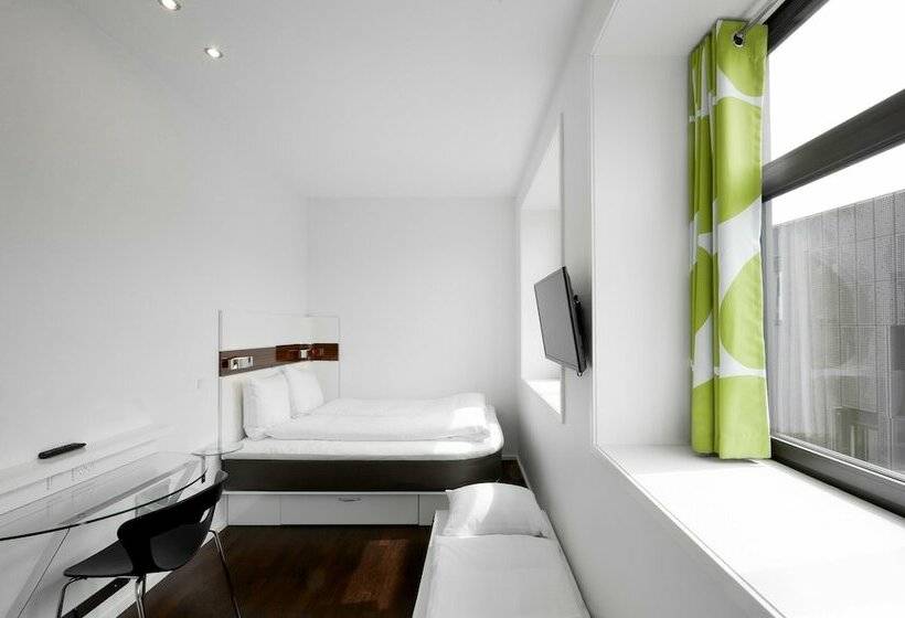 Quarto Familiar, Wakeup  Aarhus