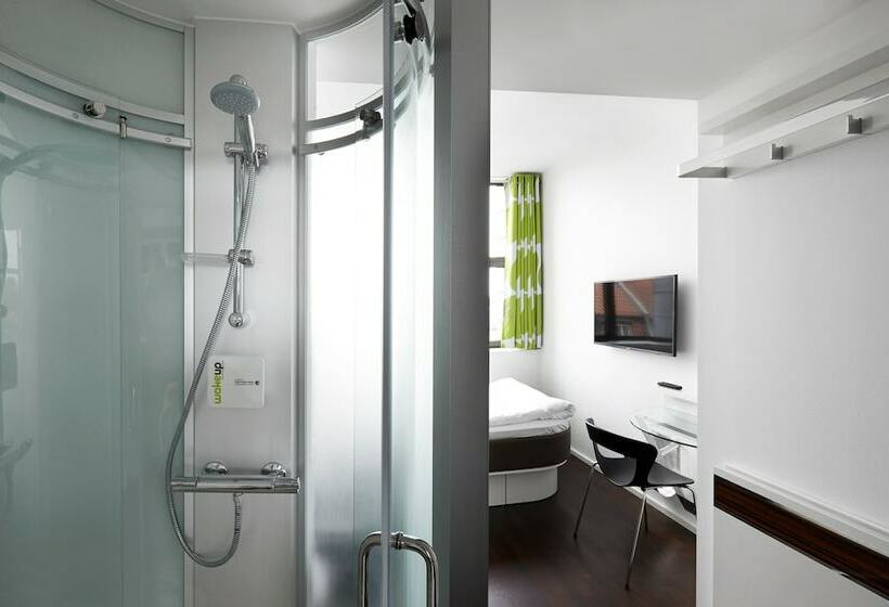 Quarto Familiar, Wakeup  Aarhus