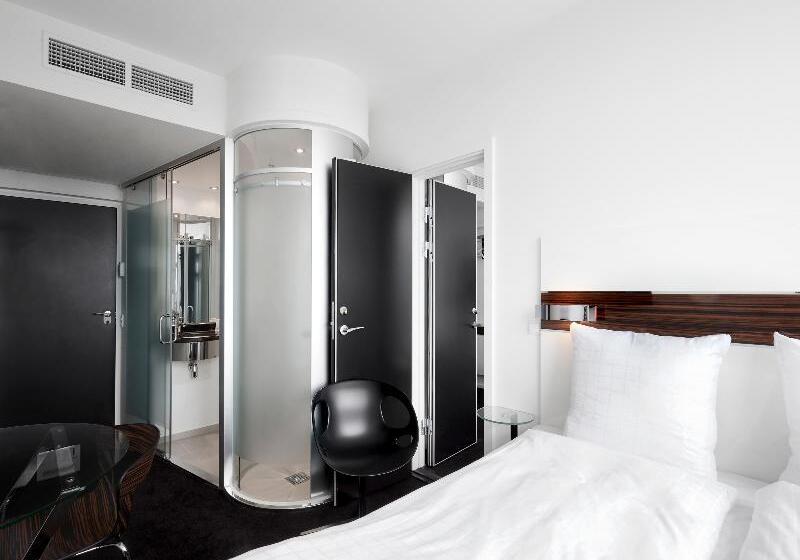 Quarto Familiar, Wakeup  Aarhus