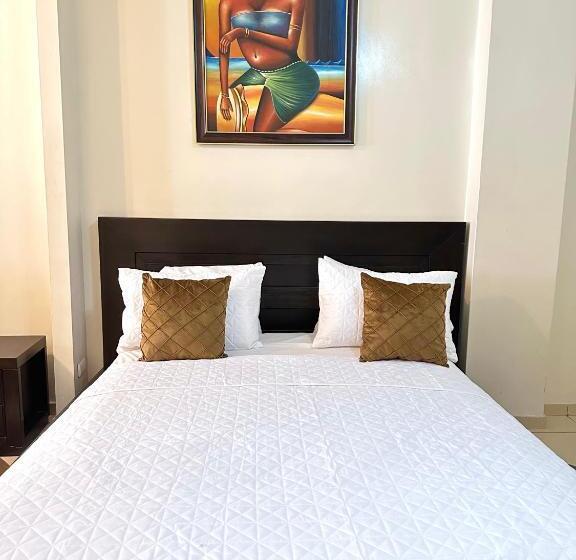 استودیوی استاندارد, Aparta Hotel Roma
